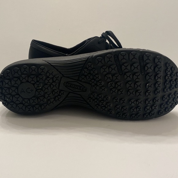 Merrell Women’s Shoe - Picture 3 of 9